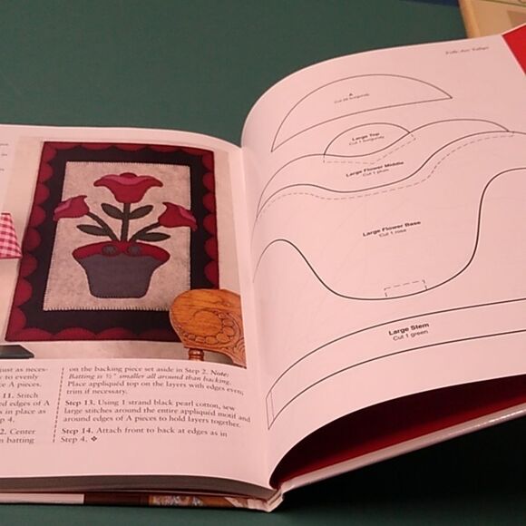 Appliqué Book - Red and White - Picture 7 of 7